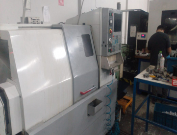 Foto: TORNO CNC HAAS SL10 - ANO 2003