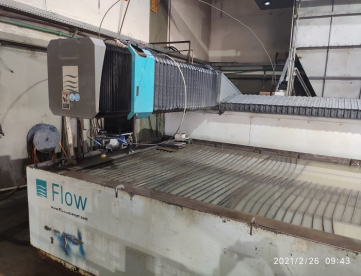 Foto: MÁQUINA DE CORTE JATO D'ÁGUA FLOW MACH 3 - ANO 2013 - MESA 2000X4000MM