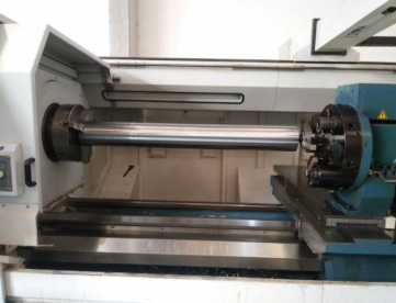 Foto: TORNO CNC ROMI - CENTUR 50 - 1000 x 3000MM - ANO 2011