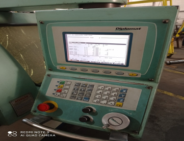 Foto: TORNO  CNC DIPLOMAT LOGIC  250 –1050 X 500 - ANO  2004 –