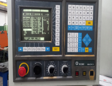 Foto: TORNO CNC ROMI - CENTUR 30D - 1000MM - ANO 2004