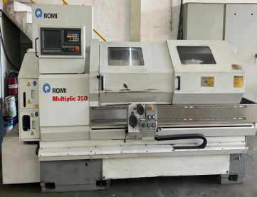 Foto: TORNO CNC ROMI - MULTIPLIC 35D - ANO 2003 - 520 x 1500MM