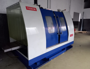 Foto: FRESADORA CNC - VEKER - VK 4700D - ANO 2007 - 1500 x 680 x 700mm