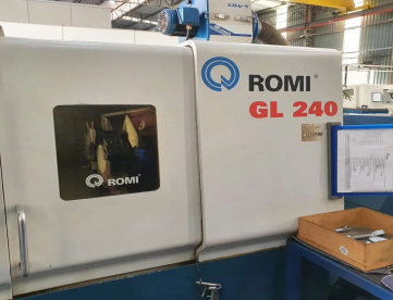 Foto: CENTRO DE TORNEAMENTO ROMI CNC GL240 - 240MM X 400MM - ANO 2009