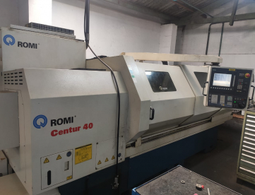 Foto: TORNO CNC ROMI - CENTUR 40 - ANO 2011 - 620 x 2000 MM