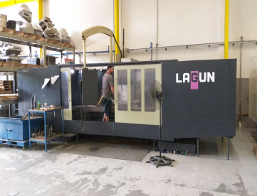 Foto: FRESADORA BANCO FIXO CNC - LAGUN - FBF-2600 - ANO 1998 - 2.500 x 1.000 x 1.000 MM