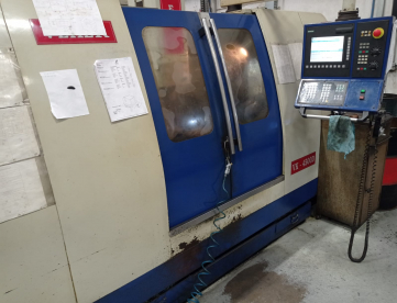 Foto: FRESADORA CNC - VEKER - VK4500D - ANO 2007 - 1000 x 500 x 500 MM