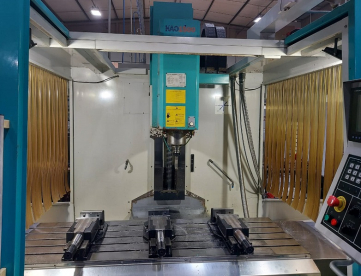 Foto: FRESADORA CNC - SINITRON - KAO 1500 - ANO 2010 - 1500 x 750 x 750mm - POSSUI 4º EIXO