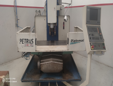 Foto: FRESADORA CNC - PETRUS - 80160R - ANO 2007 - 1520 x 705 x 700 MM