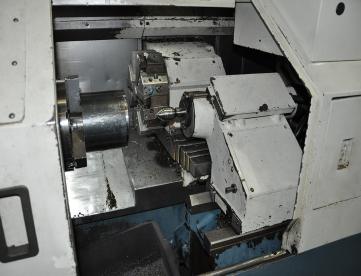 Foto: CENTRO DE TORNEAMENTO CNC ROMI COSMOS 20 U - ANO 2000