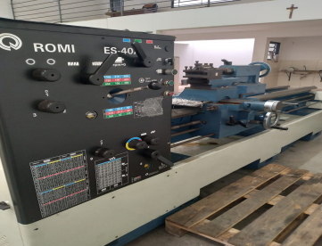 Foto: TORNO MECÂNICO ROMI - ES40A - 650 X 2000mm + ARMARIO COM  FERRAMENTAS