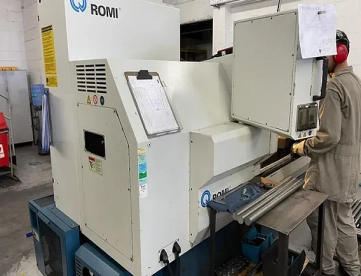 Foto: TORNO CNC - ROMI - CENTUR 35D - ANO 2008 - 520 x 1500 MM - COM PLACA HIDRÁULICA