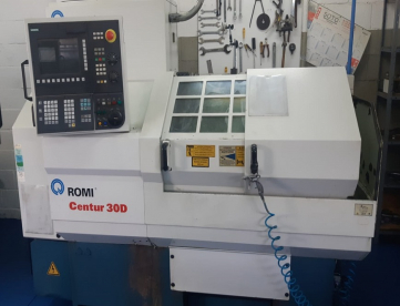 Foto: TORNO CNC - ROMI - CENTUR 30D - ANO 2006 - 430 x 500 MM - COMANDO SIEMENS - PLACA HIDRÁULICA