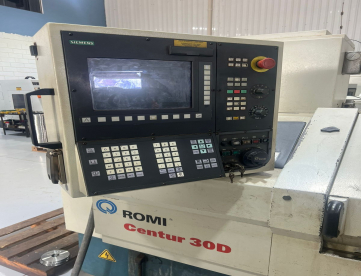 Foto: TORNO CNC - ROMI - CENTUR 30D - ANO 2008 - 430 x 1000 MM - COMANDO SIEMENS