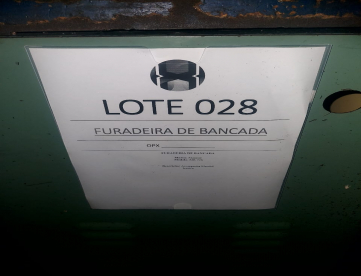 Foto: LOTE RF 0028 - FURADEIRA DE BANCADA - MANROD - MR726