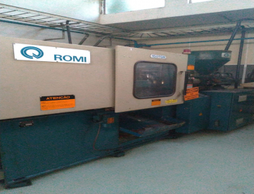 Foto: INJETORA DE PLÁSTICOS ROMI 150TGR CMII ANO 1990