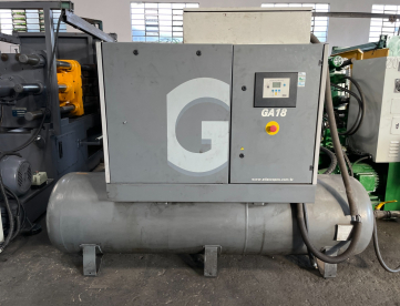 Foto: COMPRESSOR DE PARAFUSO ATLAS COPCO GA18 -4A8 BAR /116 psi -