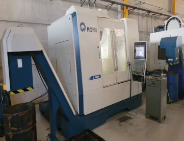 Foto: CENTRO DE USINAGEM VERTICAL - ROMI - D1000 - ANO 2018 - 1000 x 610 x 640MM - COMANDO FANUC