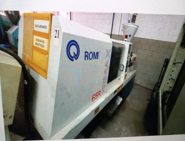 Foto: INJETORA DE PLÁSTICOS ROMI PRIMAX 65R ANO 2003