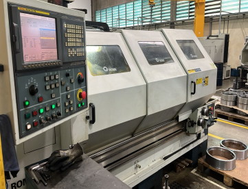 Foto: TORNO CNC ROMI MULTIPLIC 40A - 2000 X 685 -ANO 2008