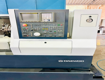 Foto: CENTRO DE TORNEAMENTO CNC  DOOSAN PUMA 240B - 350MM X 550MM