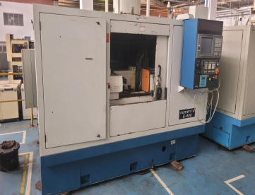 Foto: RETIFICA CILINDRICA CNC MARCA ZEMA MODELO NUMERICA G800-E CNC FANUC 18TC – 5 EIXOS