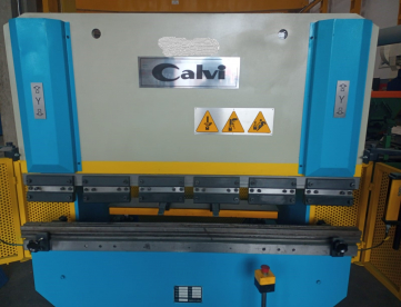 Foto: DOBRADEIRA HIDRAULICA CNC CALVI - 30 TONS X 1300MM