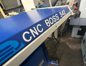 Foto: ALIMENTADOR DE BARRAS CNC  IEMCA BOSS 542- BARRAS DE 3,00 A 54,00 MM - ANO 2004