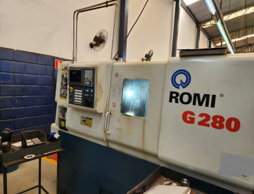 Foto: CENTRO DE TORNEAMENTO ROMI G280 - 280MM X 540MM - FANUC - COMPLETO