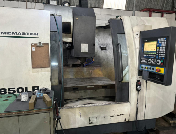 Foto: CENTRO DE USINAGEM TIMEMASTER MILLMASTER V850L-ANO 2010