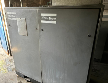 Foto: COMPRESSOR DE PARAFUSO ATLAS COPCO -GA30 -100 AP- ANO 1997