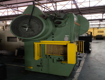 Foto: PRENSA FREIO FRICÇÃO TIPO C MAHNKE - 85 TONS - MESA 750MM X 450MM - COM NR12
