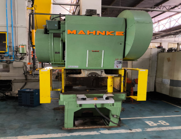 Foto: PRENSA FREIO FRICÇÃO TIPO C MAHNKE - 85 TONS - MESA 750MM X 450MM - COM NR12