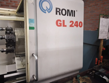 Foto: CENTRO DE TORNEAMENTO - ROMI GL240 - COMANDO FANUC - ANO 2012