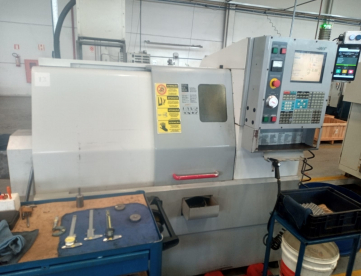 Foto: CENTRO DE TORNEAMENTO - HAAS - SL10 - ANO 2010 - 356 x 413 MM - ADEQUADO A NORMA NR12