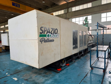 Foto: INJETORA PARA PLASTICOS - DIPLOMAT - SPAZIO CD600V - 600 TONS - ANO 2010