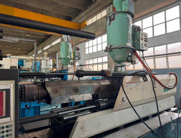 Foto: INJETORA PARA PLASTICOS - DIPLOMAT - SPAZIO CD600V - 600 TONS - ANO 2010