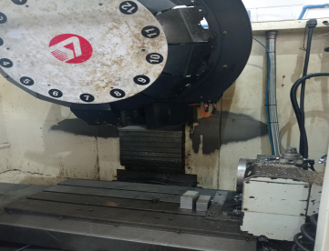 Foto: CENTRO DE USINAGEM VERTICAL - LK MACHINES - TC 710 - COM 4 EIXO /ANO 2010 - 710 x 410 x 350 MM