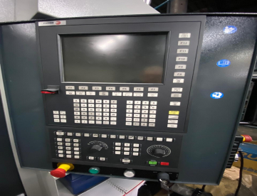 Foto: CENTRO DE USINAGEM VERTICAL TRAVIS M-1500SL - 1500MM X 720MM X 880MM - ANO 2024