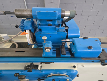 Foto: RETÍFICA CILINDRICA - FAMIR TORINO - 300MM X 1000MM - HIDRAULICA COM CABEÇOTE PARA INTERNO - REFORMADA