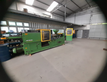 Foto: INJETORA DE PLÁSTICOS ORIENTE IHP 180/350  C/ INVERSOR DE FREQUÊNCIA