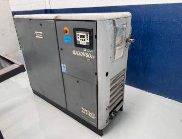 Foto: COMPRESSOR PARAFUSO - ATLAS COPCO - GA 30 VSDff - ANO 2008