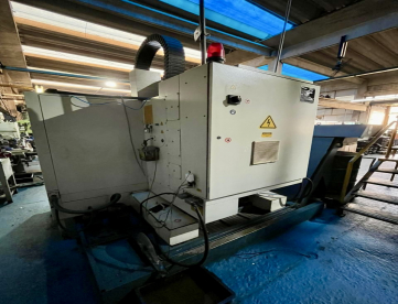 Foto: CENTRO DE USINAGEM VERTICAL - ROMI - DISCOVERY 760 - ANO 2006 - 760 x 506 x 508 MM - COMANDO FANUC 21i - MB - COM 4º EIXO