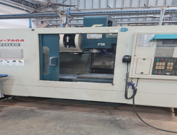 Foto: CENTRO DE USINAGEM VERTICAL - FEELER - FV760A - ANO 2008 - 760 x 420 x 510 MM
