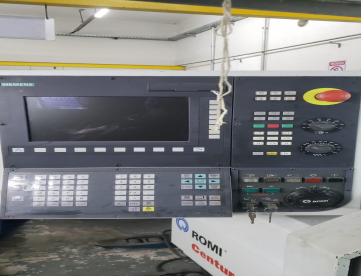 Foto: TORNO CNC - ROMI - CENTUR 30D - 1000 X 430 - COMANDO SIEMENS - ANO 2010