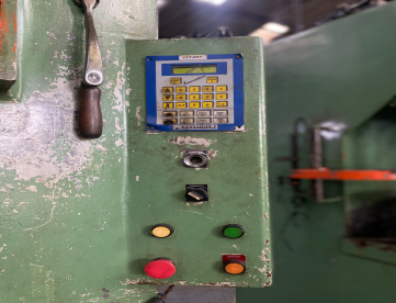 Foto: PRENSA HIDRAÚLICA DE DUPLO EFEITO - 100 TONELADAS - MESA 1000 X 400