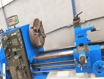 Foto: TORNO MECÂNICO ROMI ES-40B - 800MM X 3000MM - COM DIGITAL