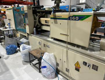 Foto: INJETORA DE PLÁSTICOS - LK MACHINERY - POTENZA 160 TONELADAS - ACOMPANHA SECADOR - MAQUINA COM ENTRADA  PARA CAMARA QUENTE - ANO 2007