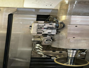 Foto: AFIADORA CNC - 5 EIXOS - MICHAEL DECKEL - S22E - ANO 2011 - MÁQUINA MUITO NOVA