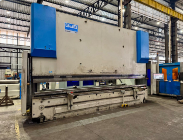 Foto: PRENSA DOBRADEIRA CNC - GASPARINI - GBEND 640/6000 - ANO 2021 - 640 TON x 6000 MM